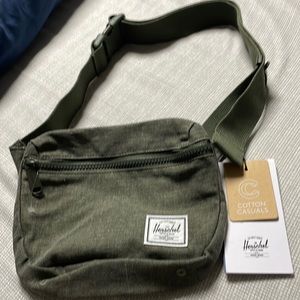 NWT Herschel waist bag army green